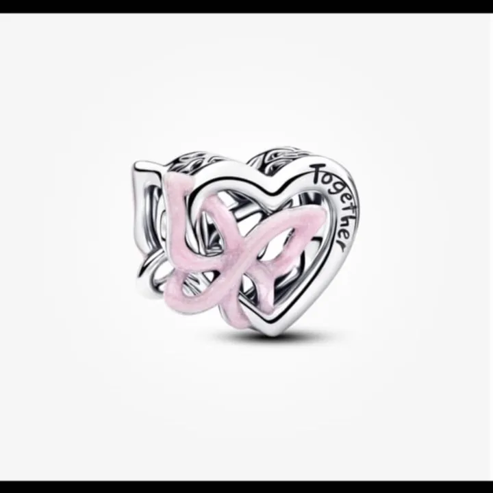 Charm قلوب متشابكة